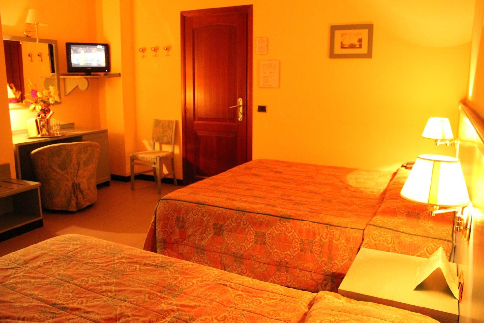 Hotel Sporting Tabiano Terme Habitación foto