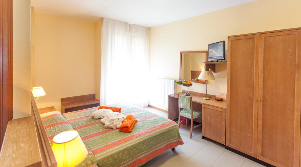 Hotel Sporting Tabiano Terme Exterior foto